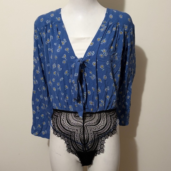 Free People Forties Feels Blue Floral Print Top Bell Sleeve Bodysuit Boho - Picture 4 of 15